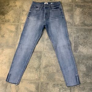 NWOT Kensie skinny raw hem light blue jeans - never worn - in perfect condition
